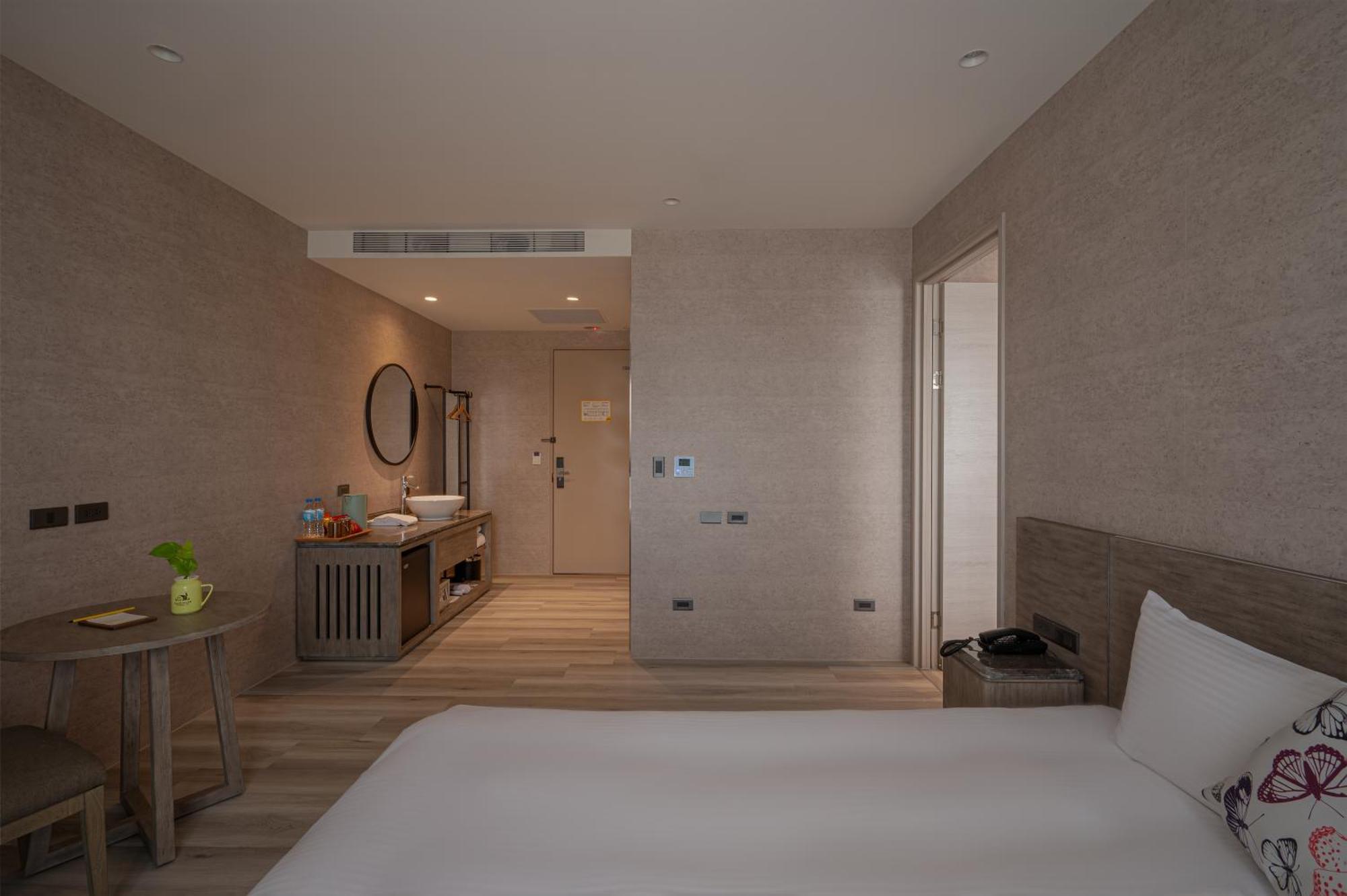 In Joy Hotel Taizhong Zewnętrze zdjęcie