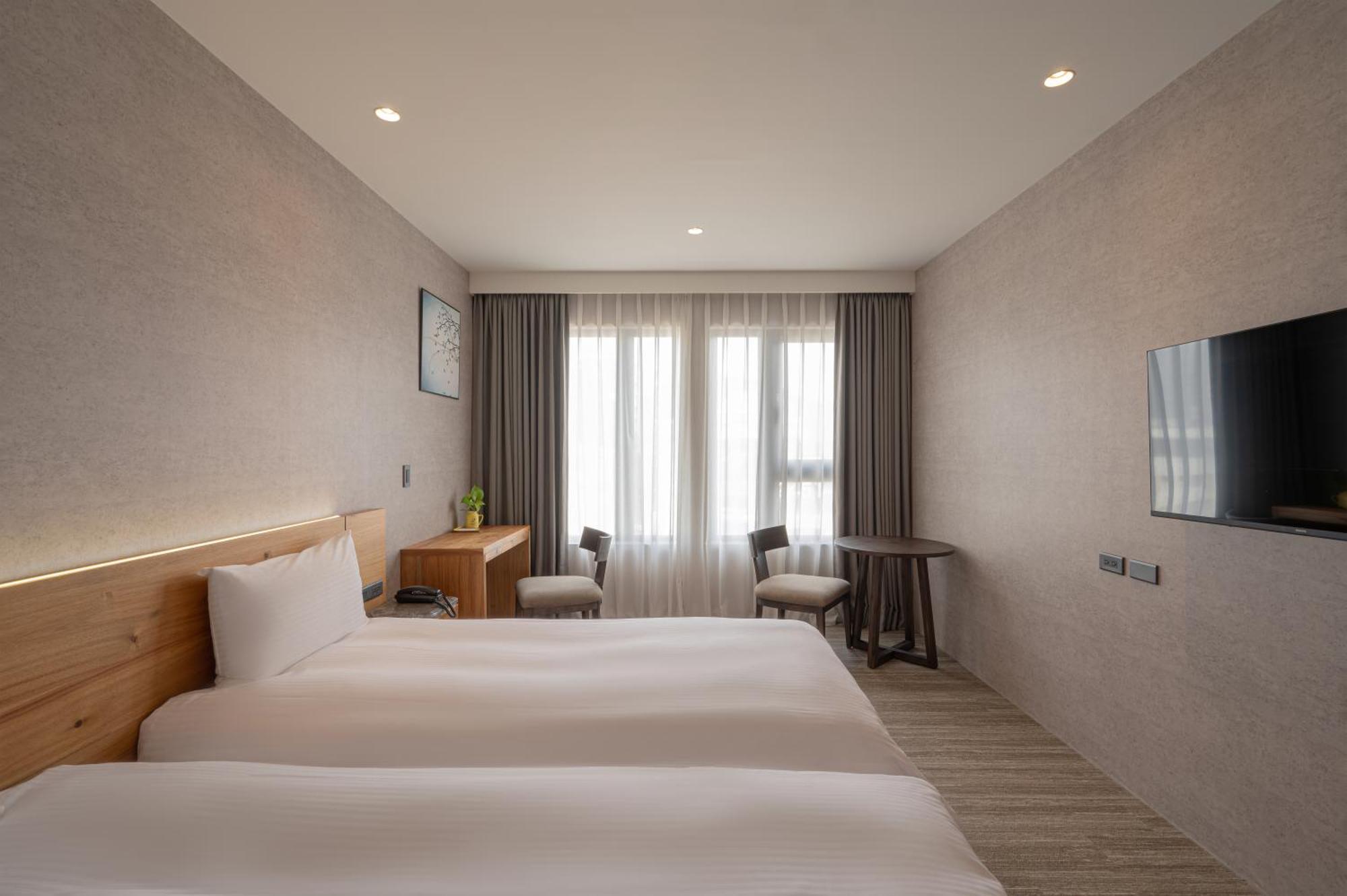 In Joy Hotel Taizhong Zewnętrze zdjęcie